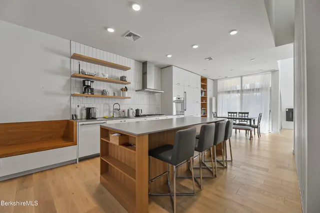 $1,149,000 | 12 River Run, Williamstown, MA 01267