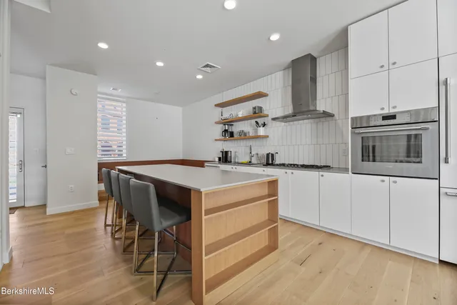 $1,149,000 | 12 River Run, Williamstown, MA 01267