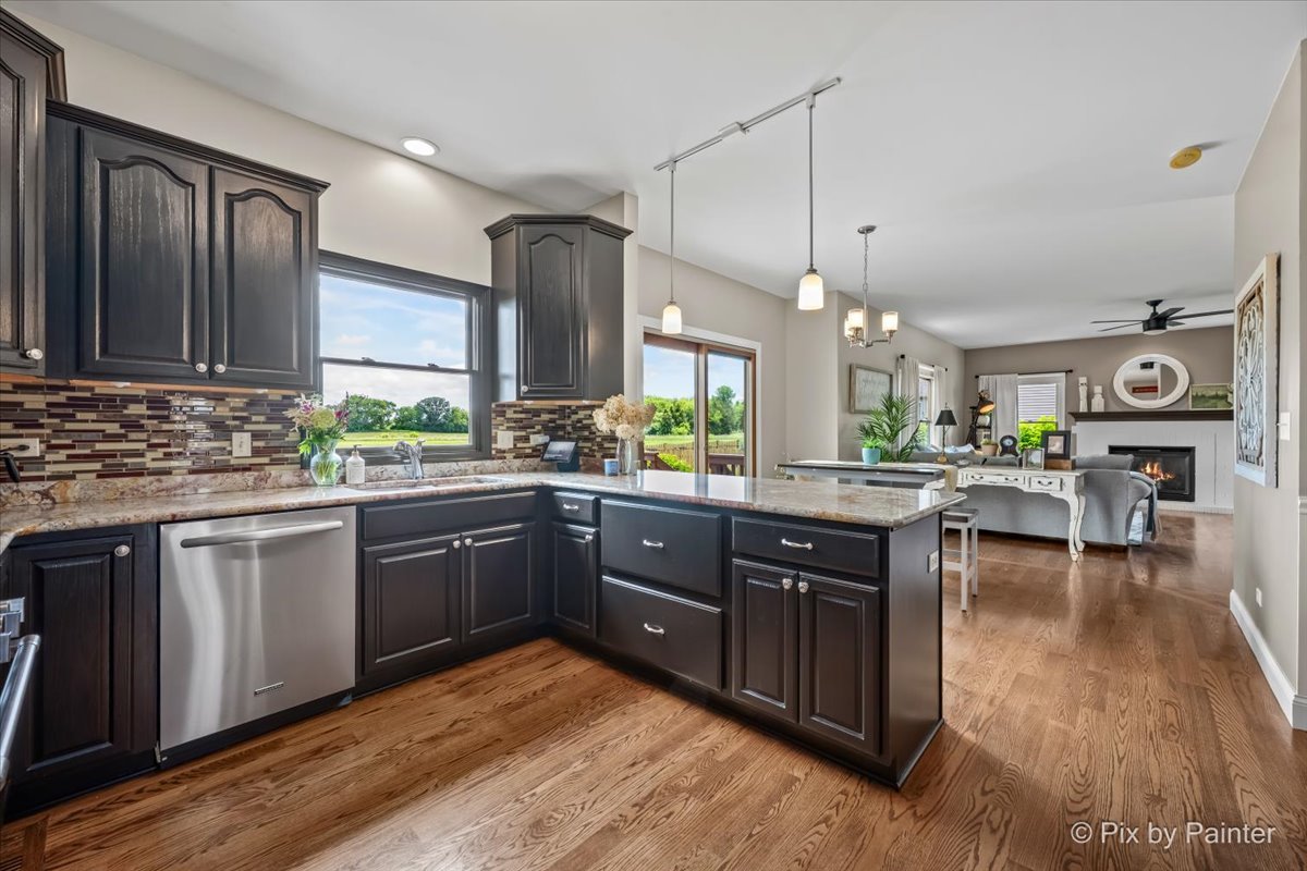 665 Hunters Path Marengo, IL 60152 - Photo 9 of 55