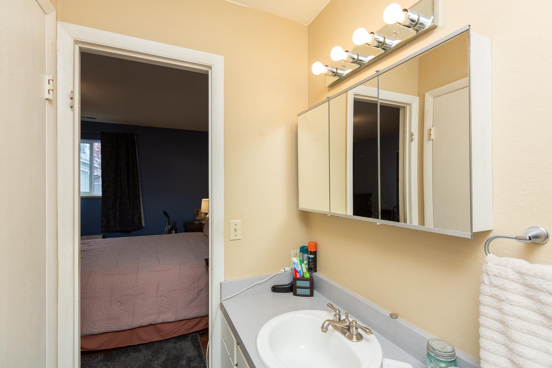 481-31 31 1/4 Road Grand Junction, CO 81504 - Photo 18 of 38 a bathroom with a sink and a mirror