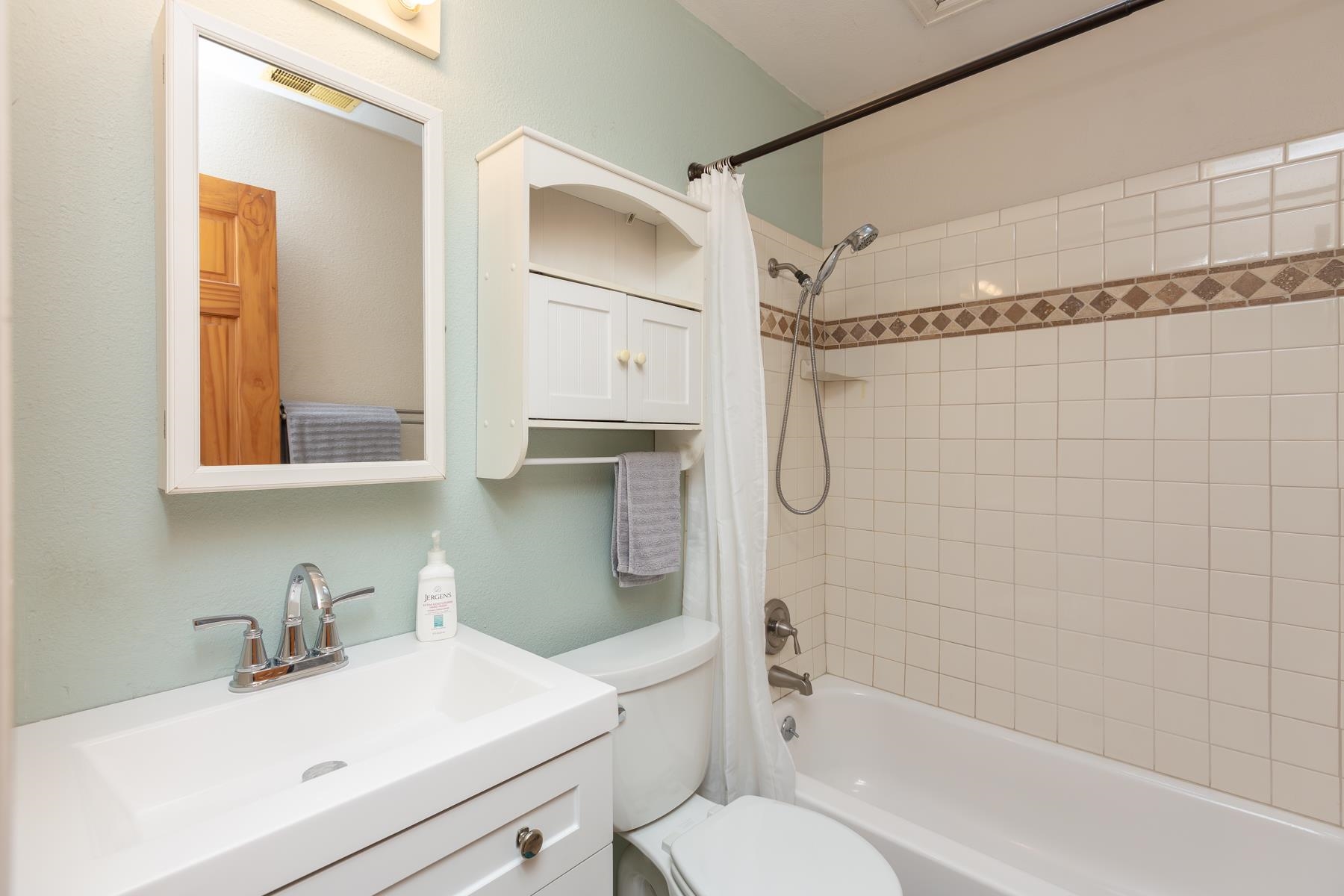 481-31 31 1/4 Road Grand Junction, CO 81504 - Photo 23 of 38 a bathroom with a sink toilet and shower
