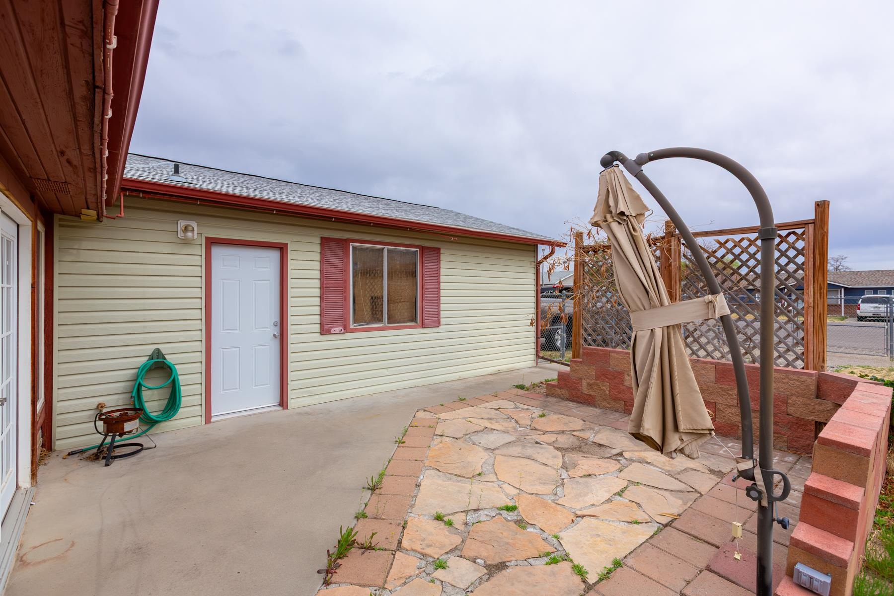 481-31 31 1/4 Road Grand Junction, CO 81504 - Photo 28 of 38 a front view of a house with garden