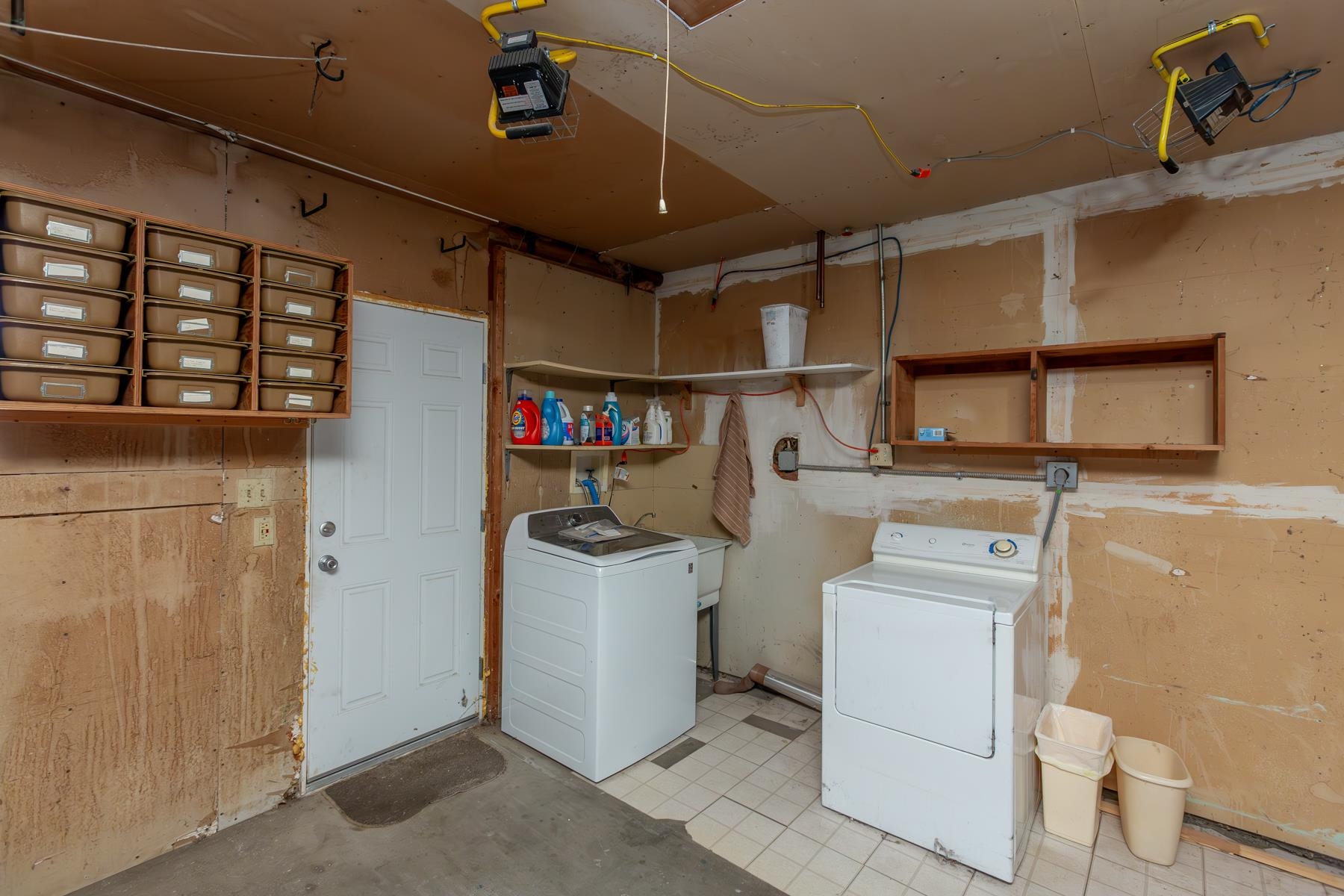 481-31 31 1/4 Road Grand Junction, CO 81504 - Photo 32 of 38 a utility room with dryer and washer