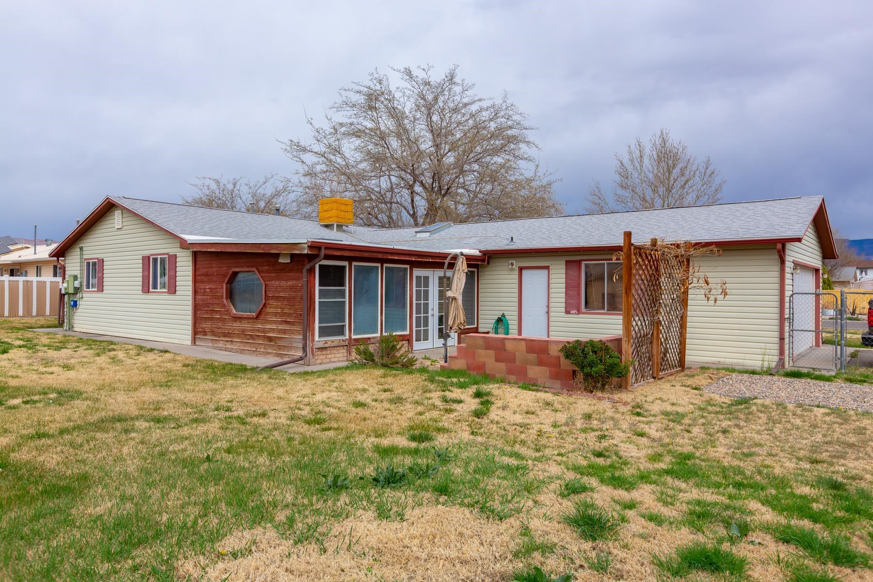 481-31 31 1/4 Road Grand Junction, CO 81504 - Photo 4 of 38 a view of a house with a outdoor space