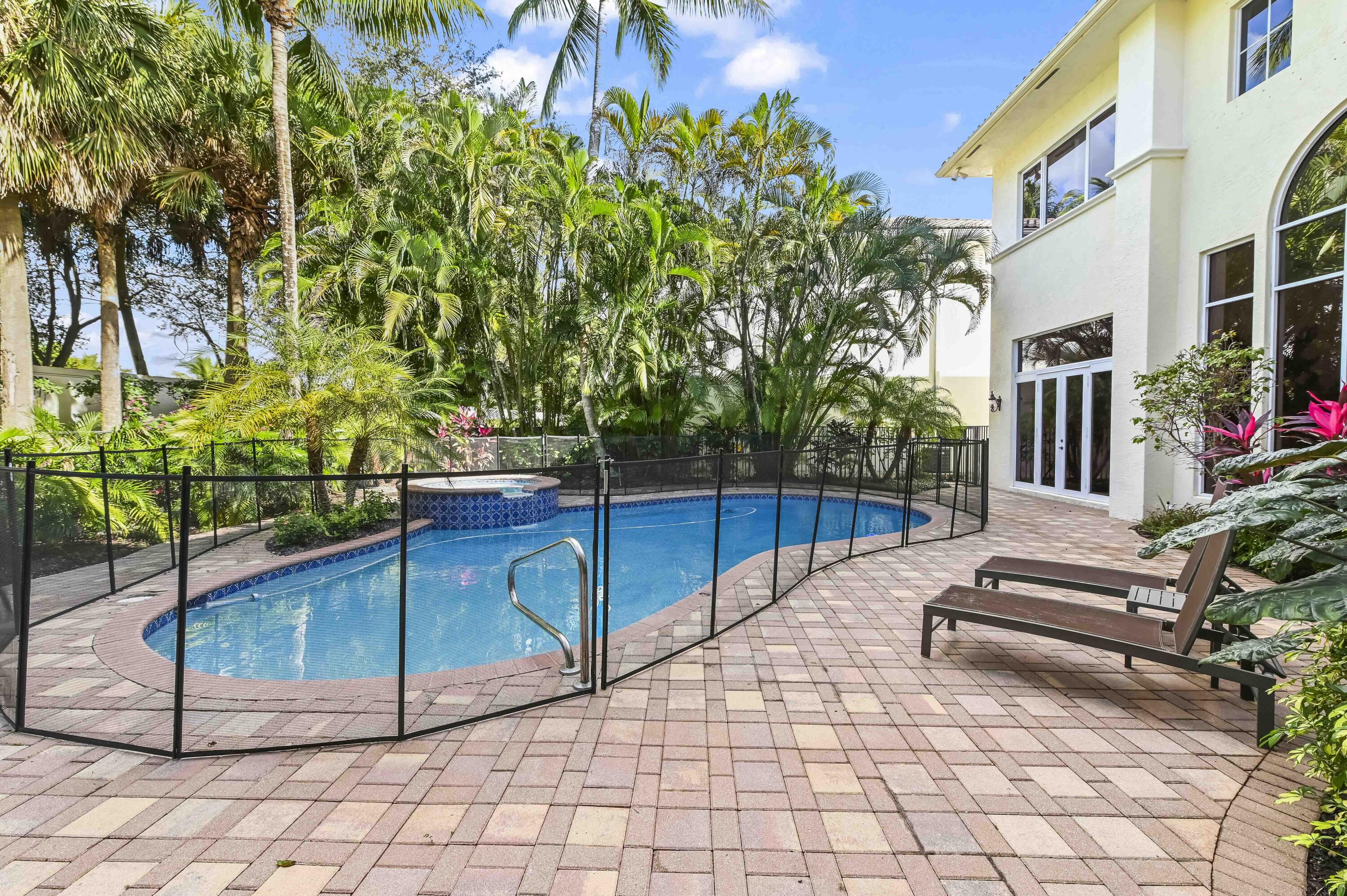 17665 Middlebrook Way Boca Raton, FL 33496 - Photo 52 of 69 61 Swimming Pool 01