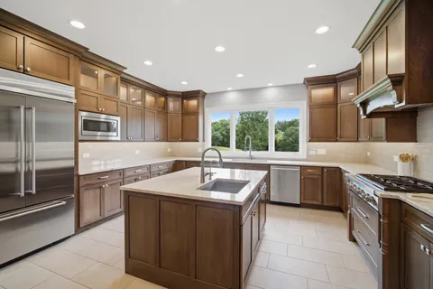 $1,750,000 | 56 Hillburn Lane, North Barrington, IL 60010