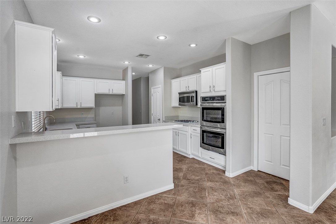 3701 Spring Shadow Road Las Vegas, NV 89129 - Photo 10 of 39 Gallery Image 10