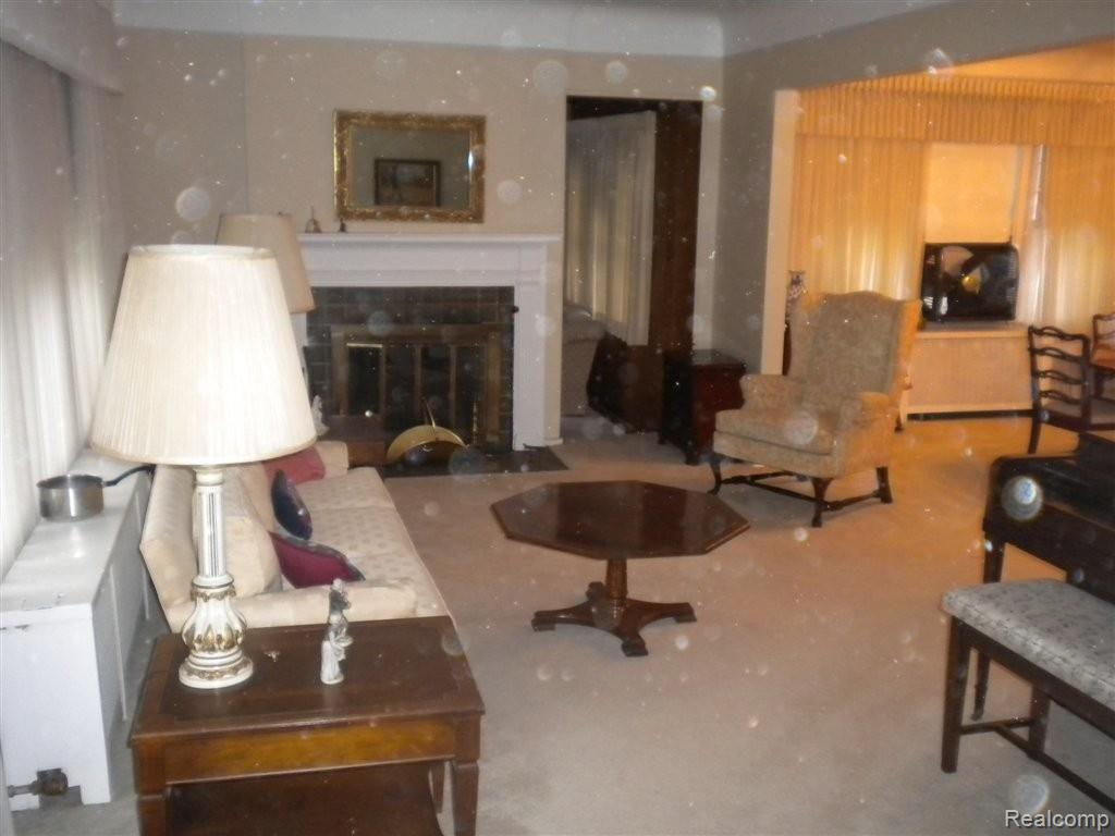 1025 Nottingham Road Grosse Pointe, MI 48230 - Photo 2 of 15 2.jpg