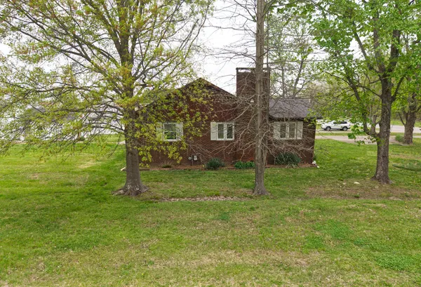 $229,000 | 8576 Old 13 Route, Marion, IL 62959