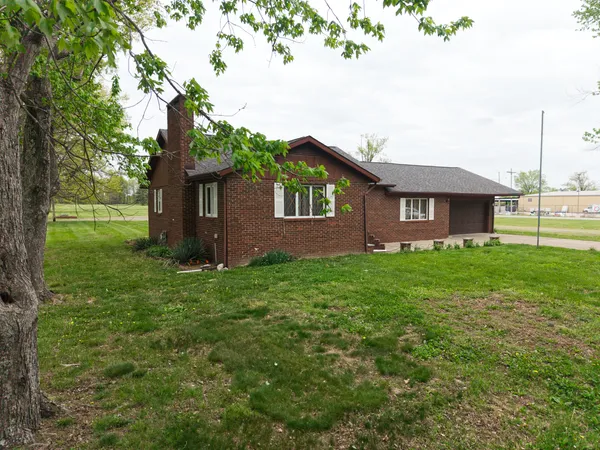 $229,000 | 8576 Old 13 Route, Marion, IL 62959