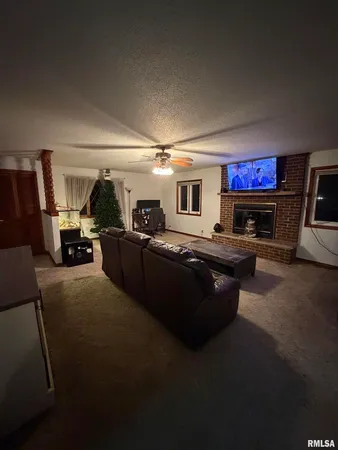 $229,000 | 8576 Old 13 Route, Marion, IL 62959