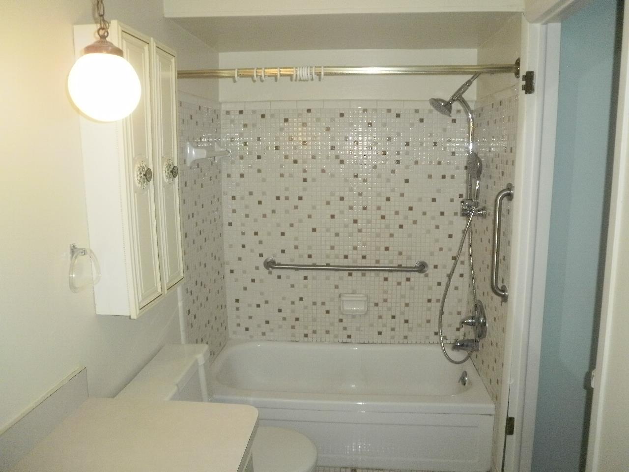29149 Hayes Road Warren, MI 48088 - Photo 10 of 15 31305153-9.JPG