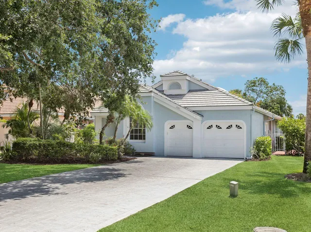 $689,000 | 12921 Oak Knoll Drive, Palm Beach Gardens, FL 33418