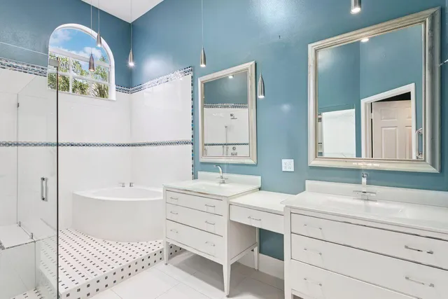 $689,000 | 12921 Oak Knoll Drive, Palm Beach Gardens, FL 33418