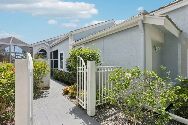 $689,000 | 12921 Oak Knoll Drive, Palm Beach Gardens, FL 33418