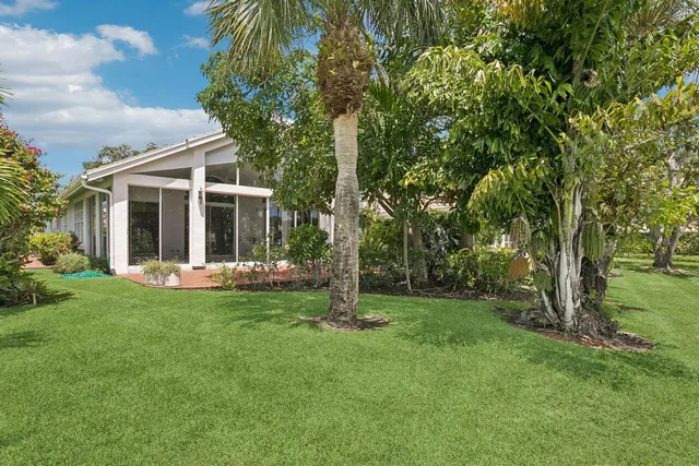 $689,000 | 12921 Oak Knoll Drive, Palm Beach Gardens, FL 33418