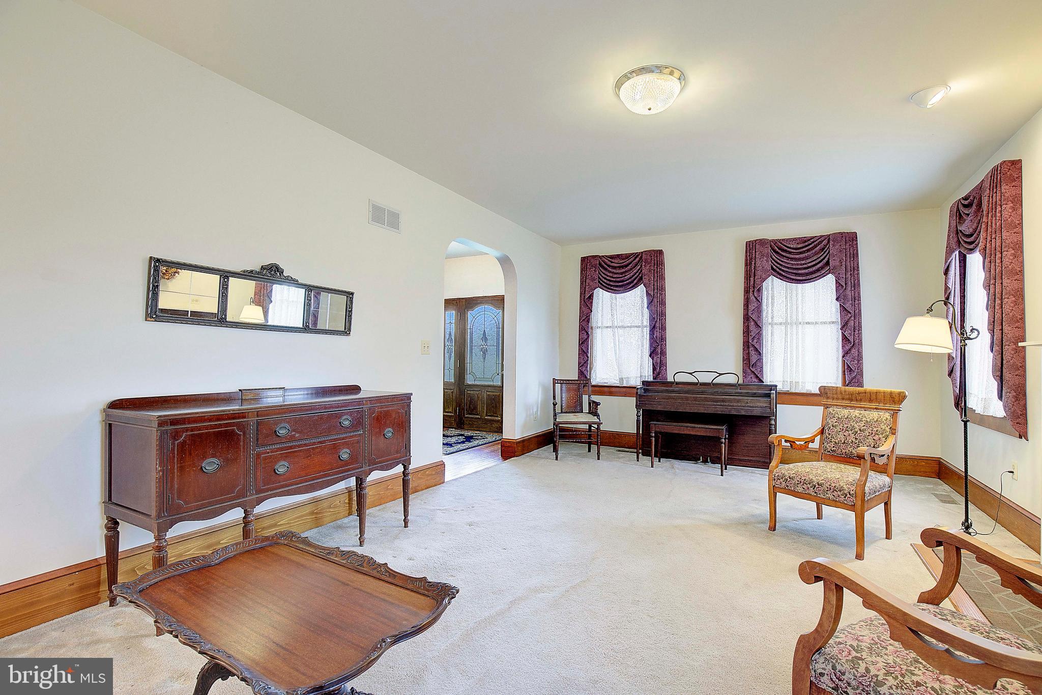 23369 Colton Point Road Avenue, MD 20609 - Photo 11 of 53 Livingroom