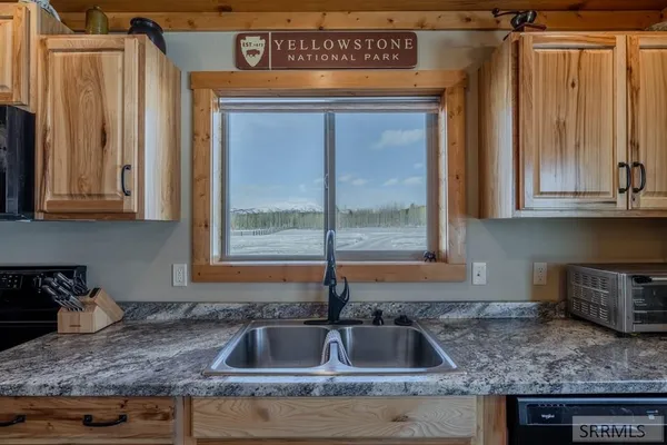 $1,174,000 | 4099 Stagecoach Way, Island Park, ID 83429