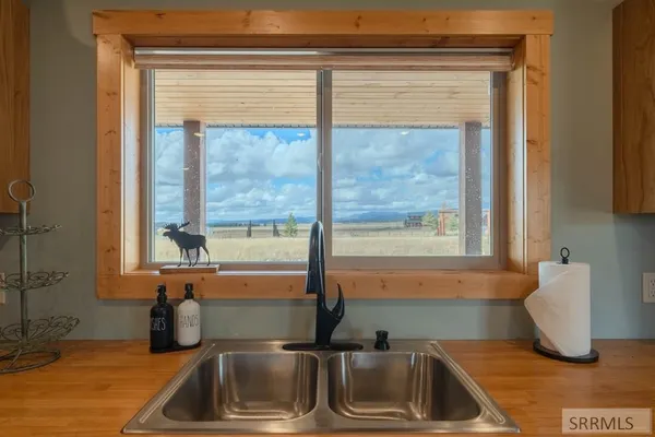 $1,174,000 | 4099 Stagecoach Way, Island Park, ID 83429