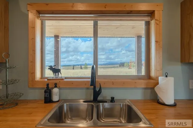 $1,174,000 | 4099 Stagecoach Way, Island Park, ID 83429