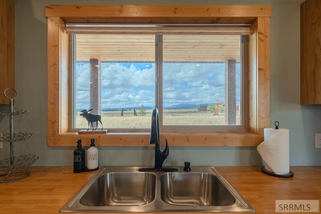 4099 Stagecoach Way Island Park, ID 83429 - Photo 7 of 66