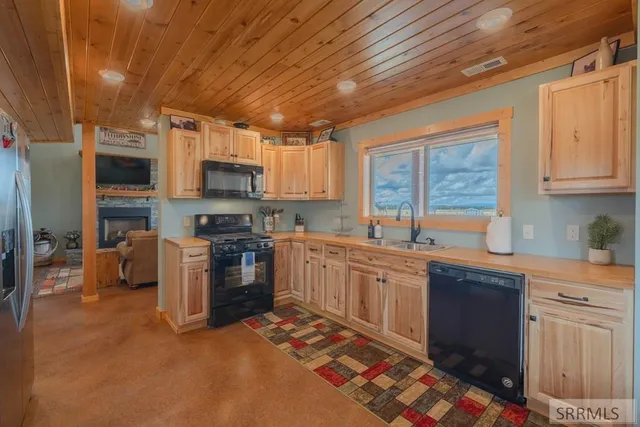 $1,174,000 | 4099 Stagecoach Way, Island Park, ID 83429