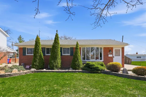 $274,900 | 33226 Vista Way, Fraser, MI 48026