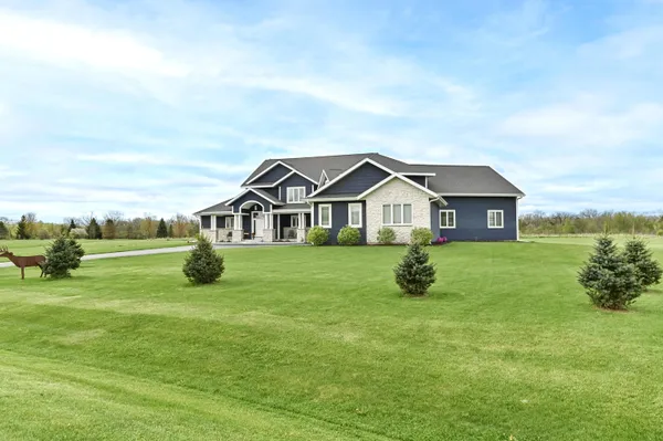 $1,385,000 | S101W33315 Genevieve Drive, Mukwonago, WI 53149