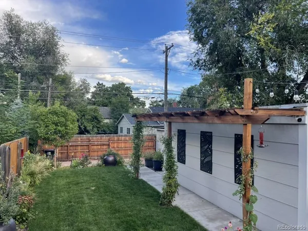 $838,000 | 805 North Corona Street, Colorado Springs, CO 80903