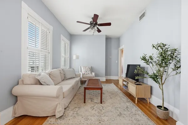 $5,700 | 627 East 6th Street, Unit 2, Boston, MA 02127