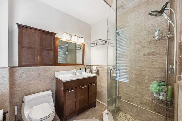 $5,700 | 627 East 6th Street, Unit 2, Boston, MA 02127