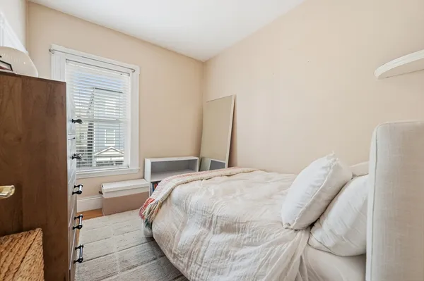 $6,000 | 627 East 6th Street, Unit 2, Boston, MA 02127