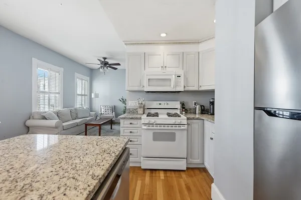 $6,000 | 627 East 6th Street, Unit 2, Boston, MA 02127