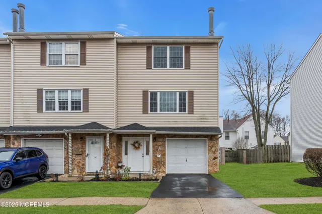 $450,000 | 13 Dutch Lane, Hazlet, NJ 07730