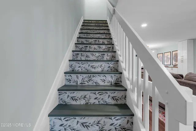 $450,000 | 13 Dutch Lane, Hazlet, NJ 07730