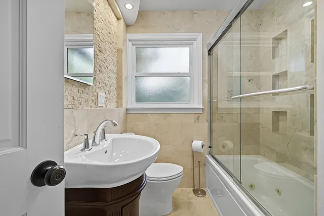 $565,000 | 630 Hermitage Drive, Deerfield, IL 60015