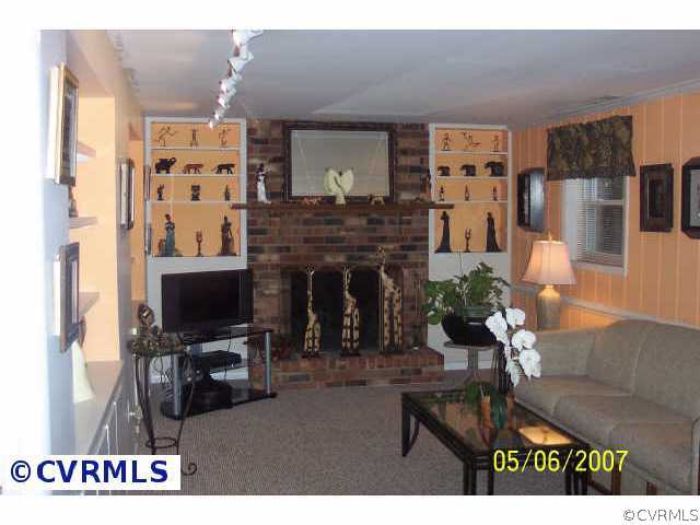 9304 Cason Road Glen Allen, VA 23060 - Photo 4 of 10 Other - Family room