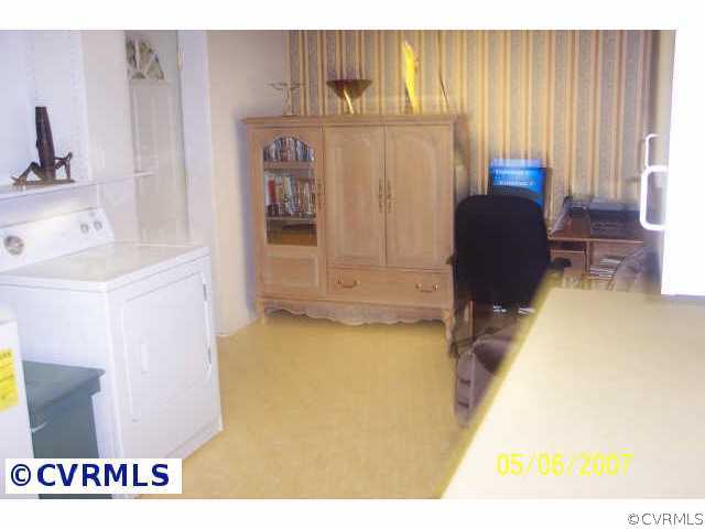 9304 Cason Road Glen Allen, VA 23060 - Photo 5 of 10 Other - Laundry room