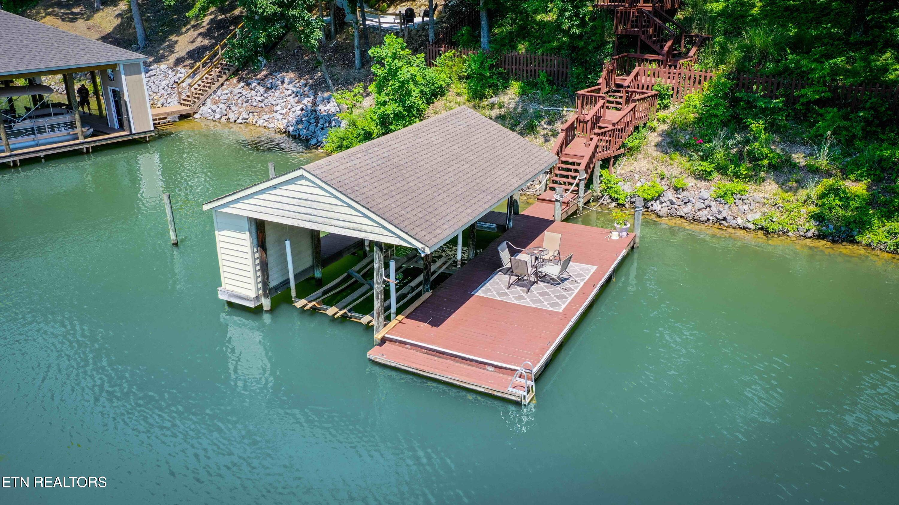 180 Oonoga Way Loudon, TN 37774 - Photo 2 of 29 3