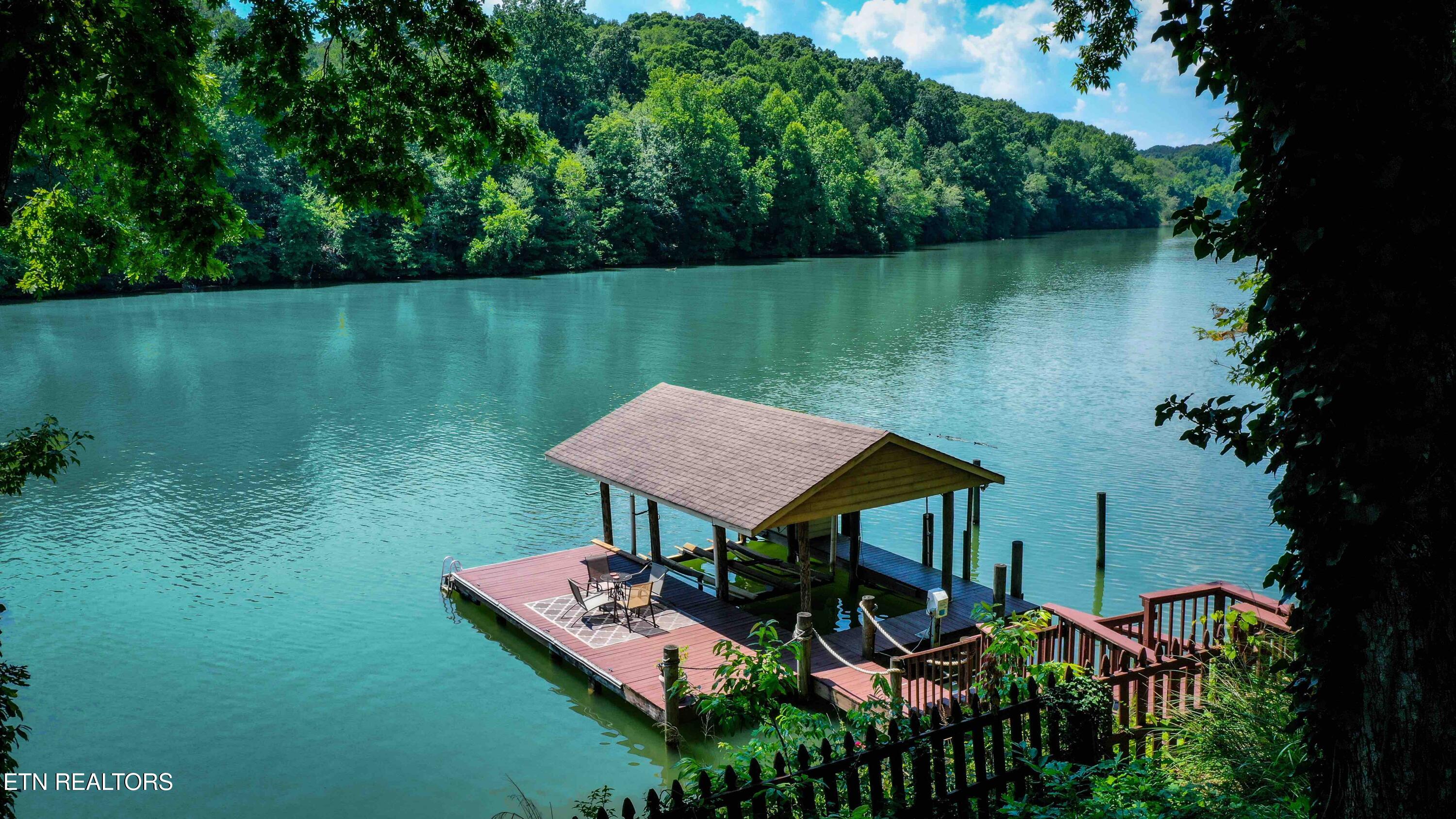 180 Oonoga Way Loudon, TN 37774 - Photo 3 of 29 4