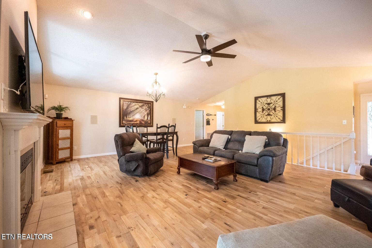 180 Oonoga Way Loudon, TN 37774 - Photo 6 of 29 20250310112629520897000000-o