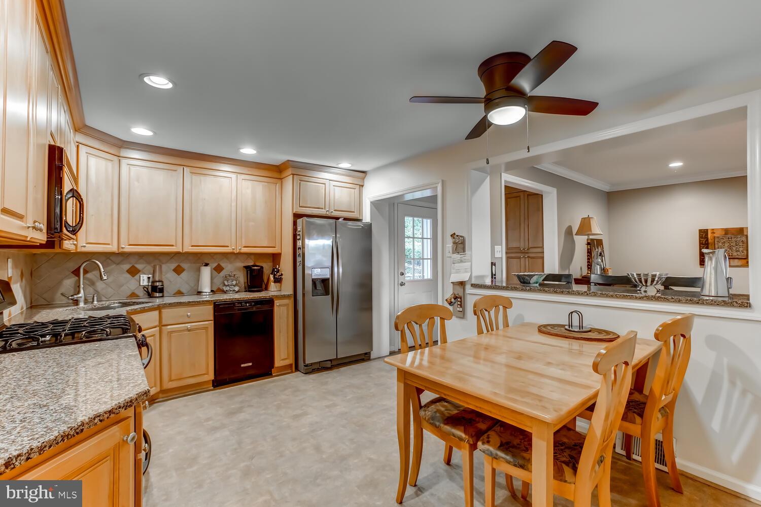 341 Glen Ridge Road Havertown, PA 19083 - Photo 14 of 31 Eat-in Kitchen.