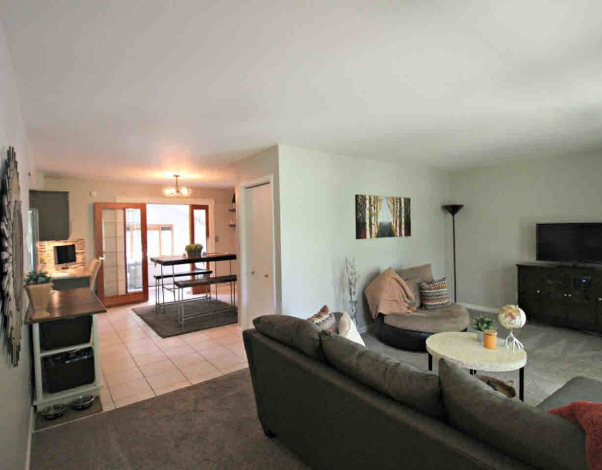 9355 Beecher Road Flushing, MI 48433 - Photo 3 of 34 21320216-2.JPG