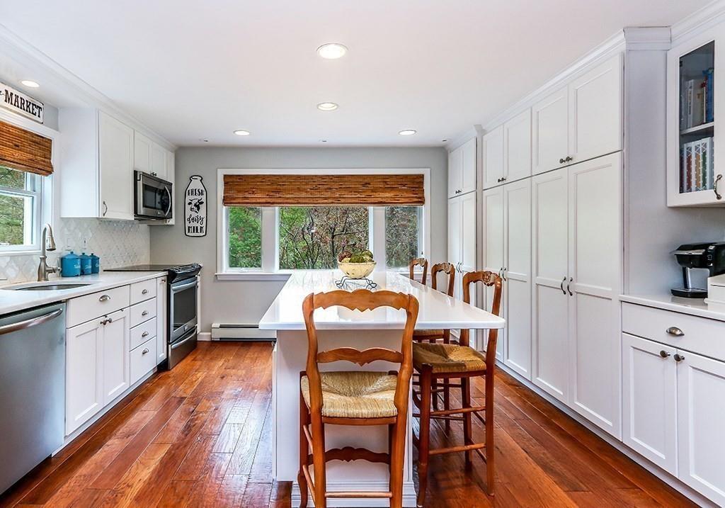 154 Spring Street Medfield, MA 02052 - Photo 5 of 38 Gallery Image 5