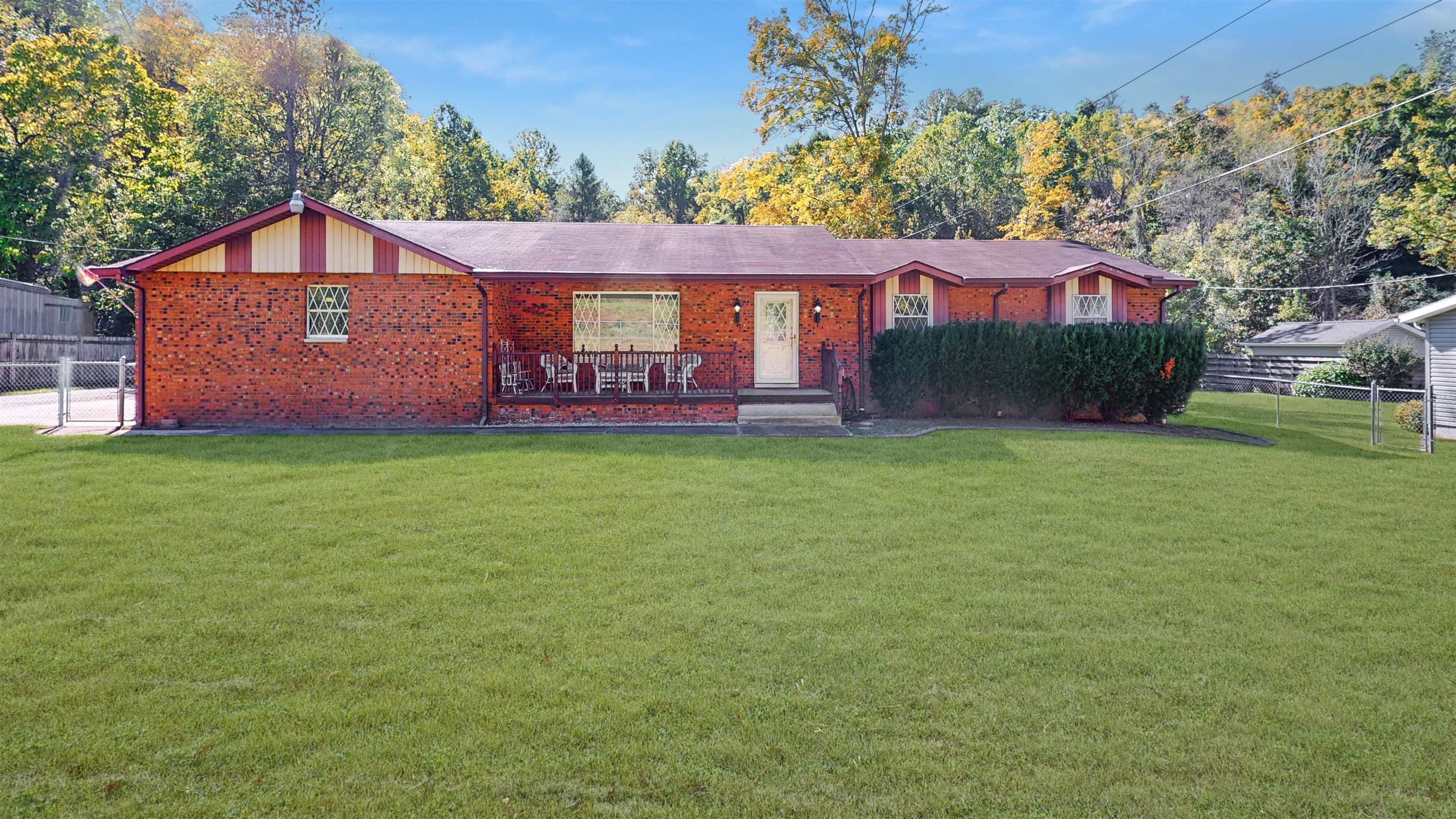 3796 Green Valley Road Huntington, WV 25701 - Photo 2 of 13 Gallery Image 2