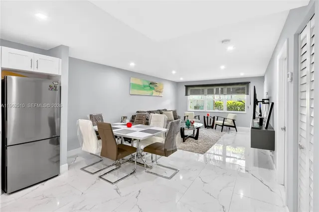 $1,900 | 410 Southeast 2nd Street, Unit 111, Hallandale Beach, FL 33009