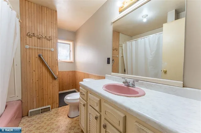 $199,900 | 9141 Burghardt Road, Angora, MN 55703