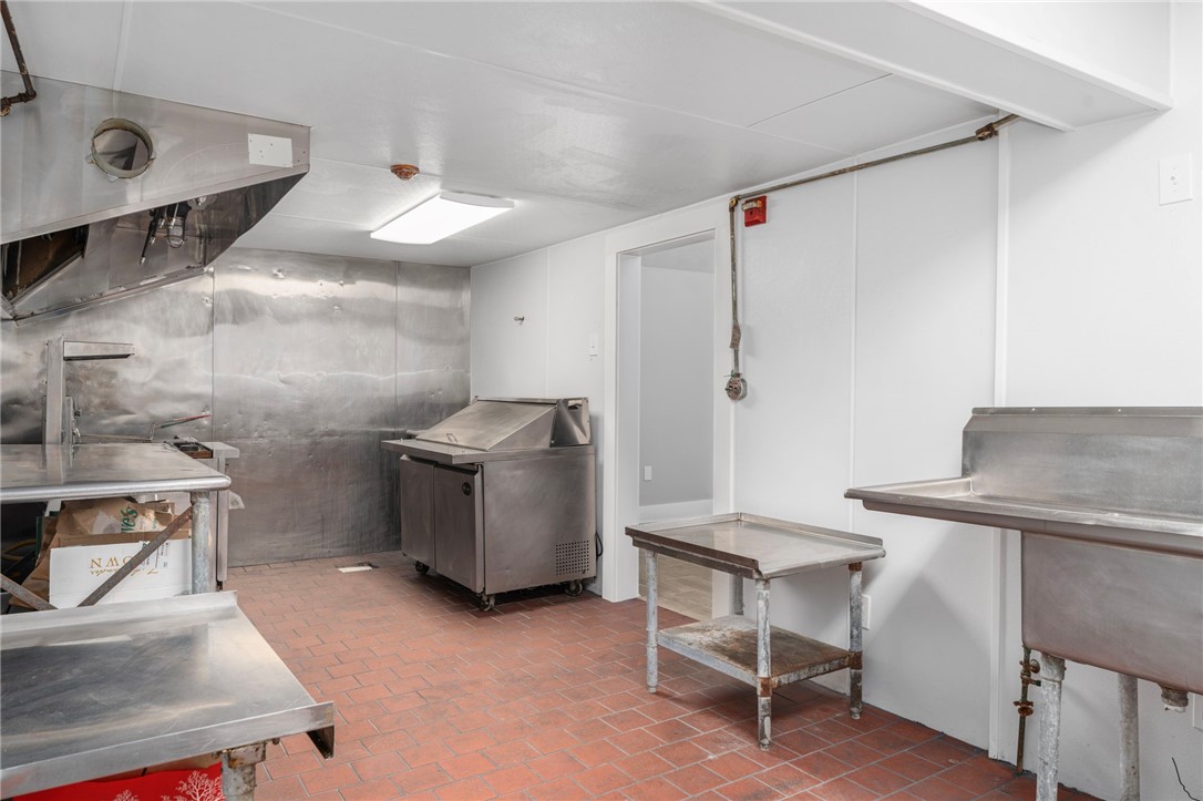 1152 Main Street Coventry, RI 02816 - Photo 34 of 48