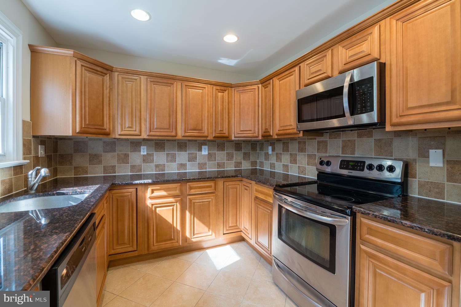 2001 Belfield Road Alexandria, VA 22307 - Photo 8 of 30 Kitchen