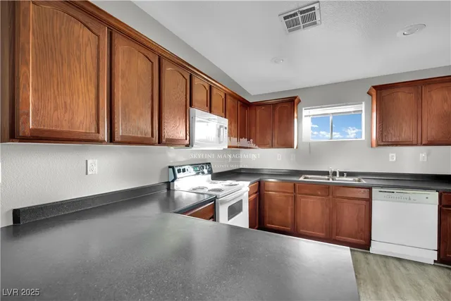 $1,500 | 200 Mount Charleston Drive, Unit 3, Pahrump, NV 89048